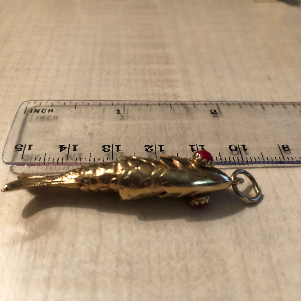 18k 750 Italy Box Chain & Fish Pendnant - Picture 7 of 8